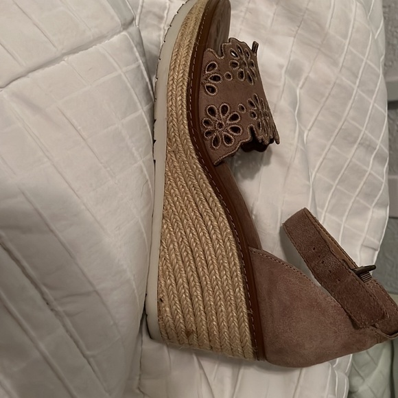 Nicole Wedge heels size 10 - Picture 2 of 4